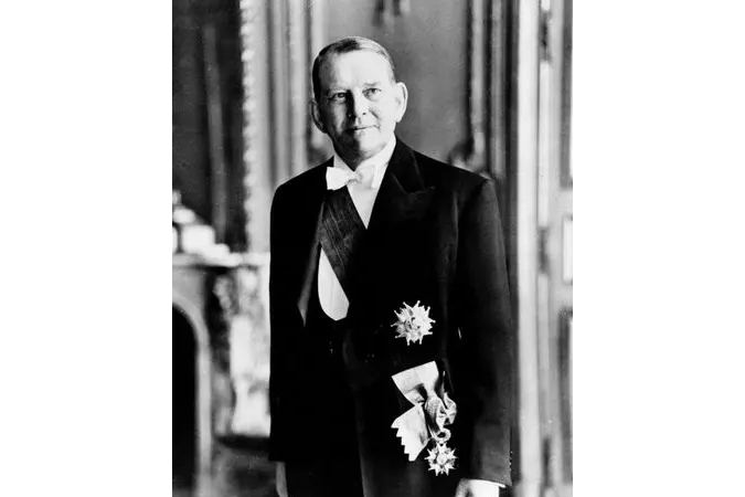 勒内-儒勒-古斯塔夫·科蒂