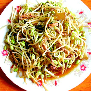  p>糊辣银芽肉丝是一道色香味俱全的名肴,属于浙菜系.