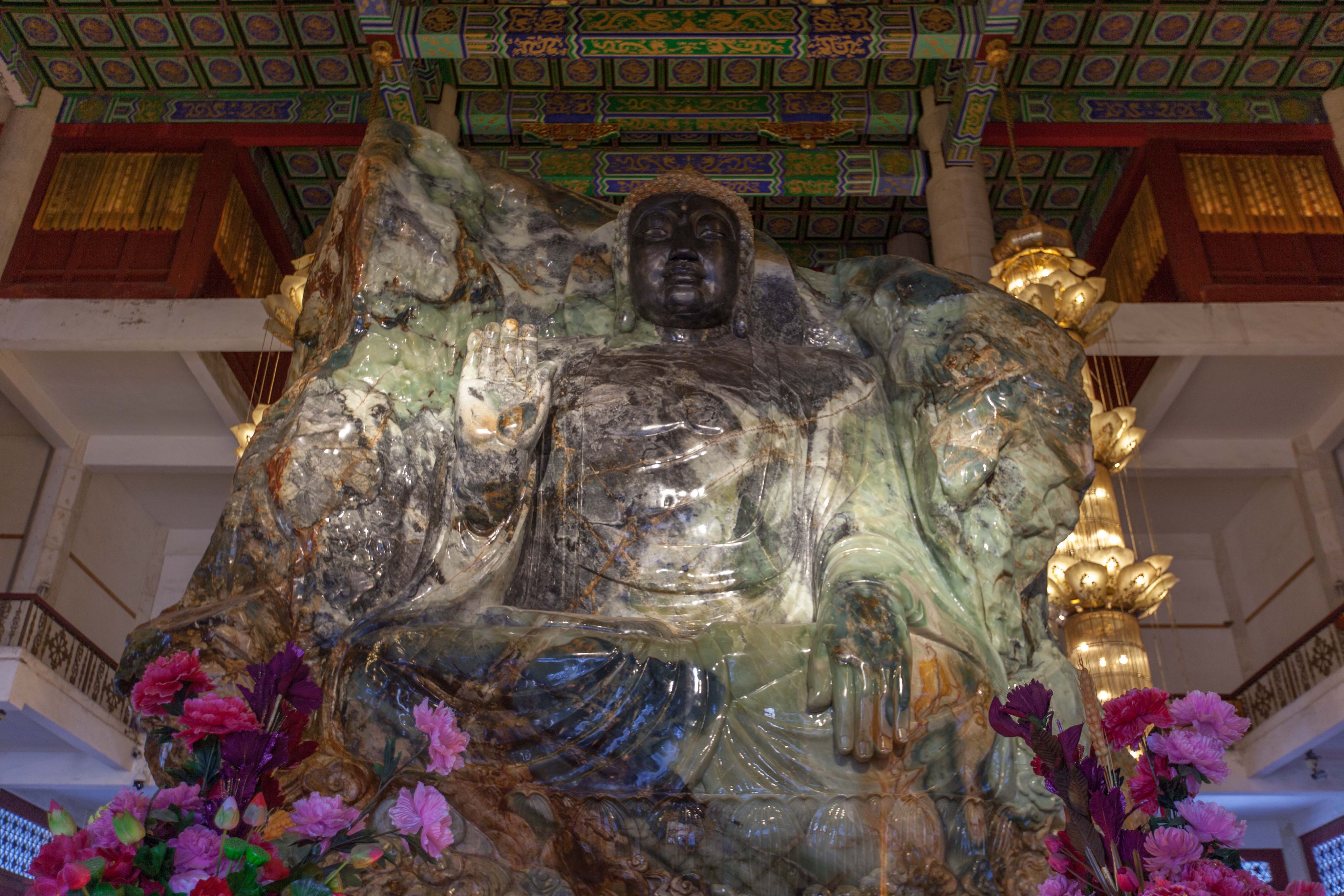 no">玉佛寺(玉佛苑)是 a target="_blank" href="/item/鞍山/131766"