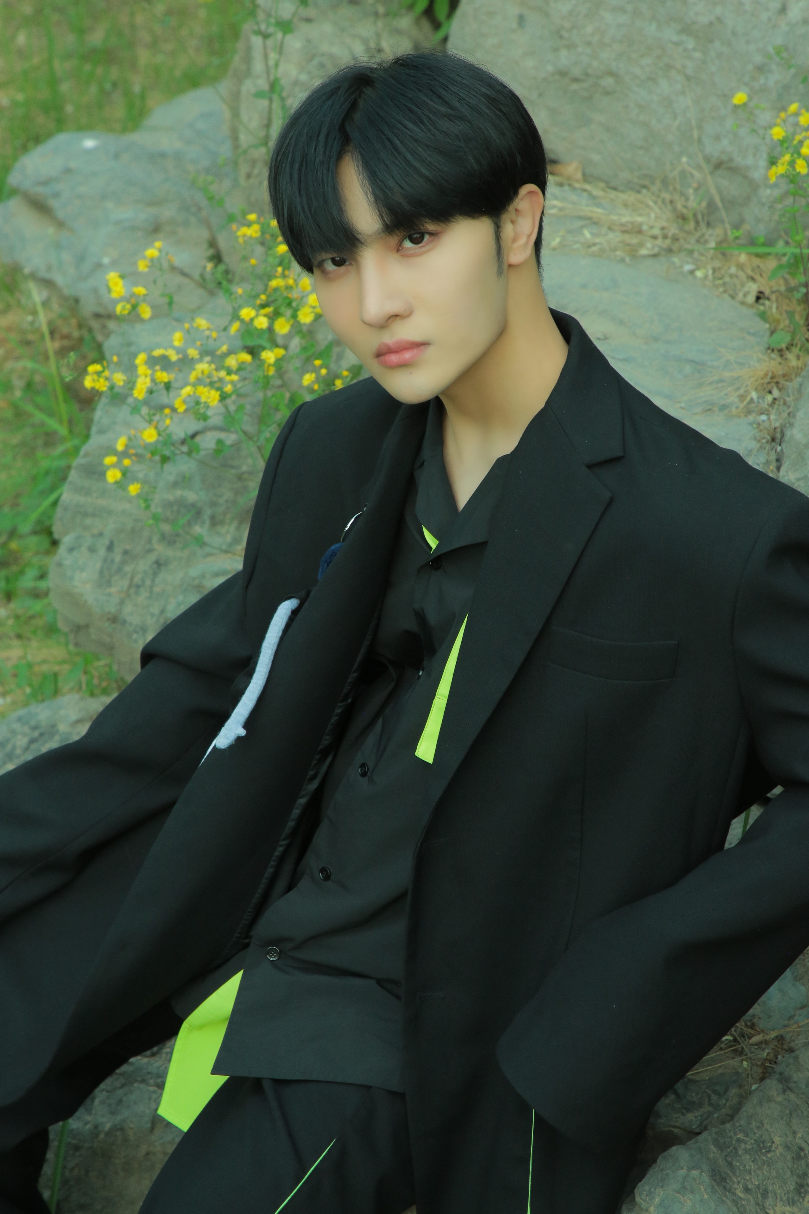 n9hk">韩松,1998年12月26日出生于山东省威海市,中国内地男歌手,演员