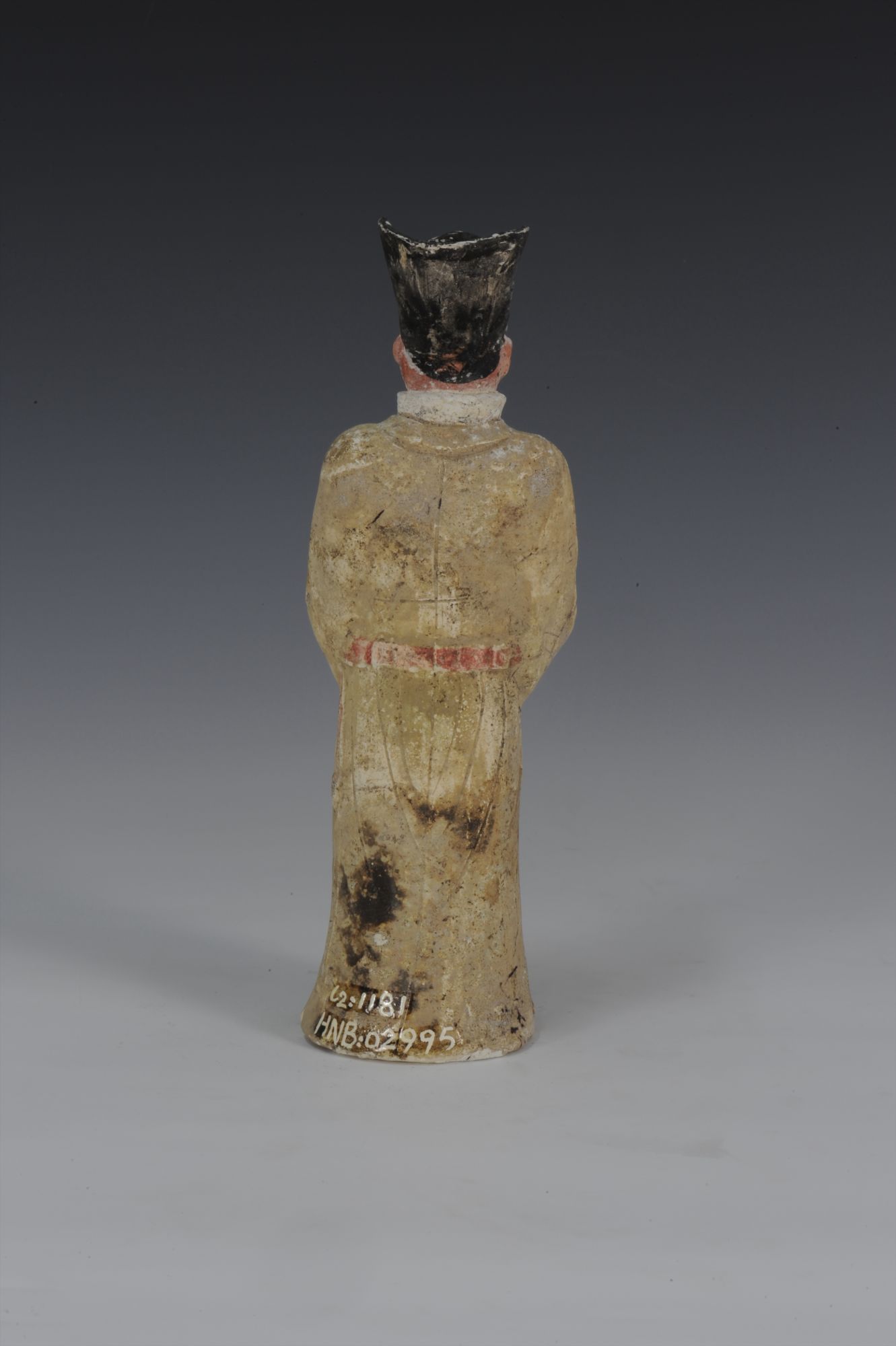 北宋灰陶彩绘文吏俑