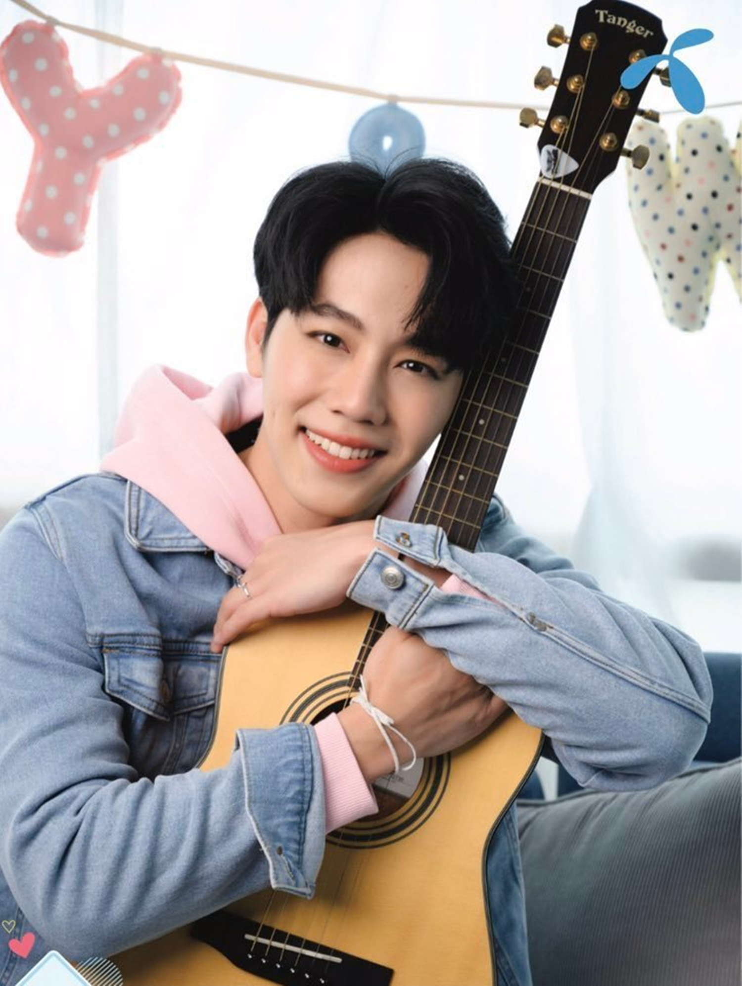 拉特·拉萨梅拉特(war),1994年6月23日出生于泰国孔敬府,泰国男演员