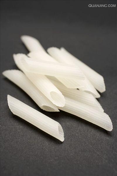  p>通心粉亦称通心面,在国外已是极普通的面制品之一,我国 a target="