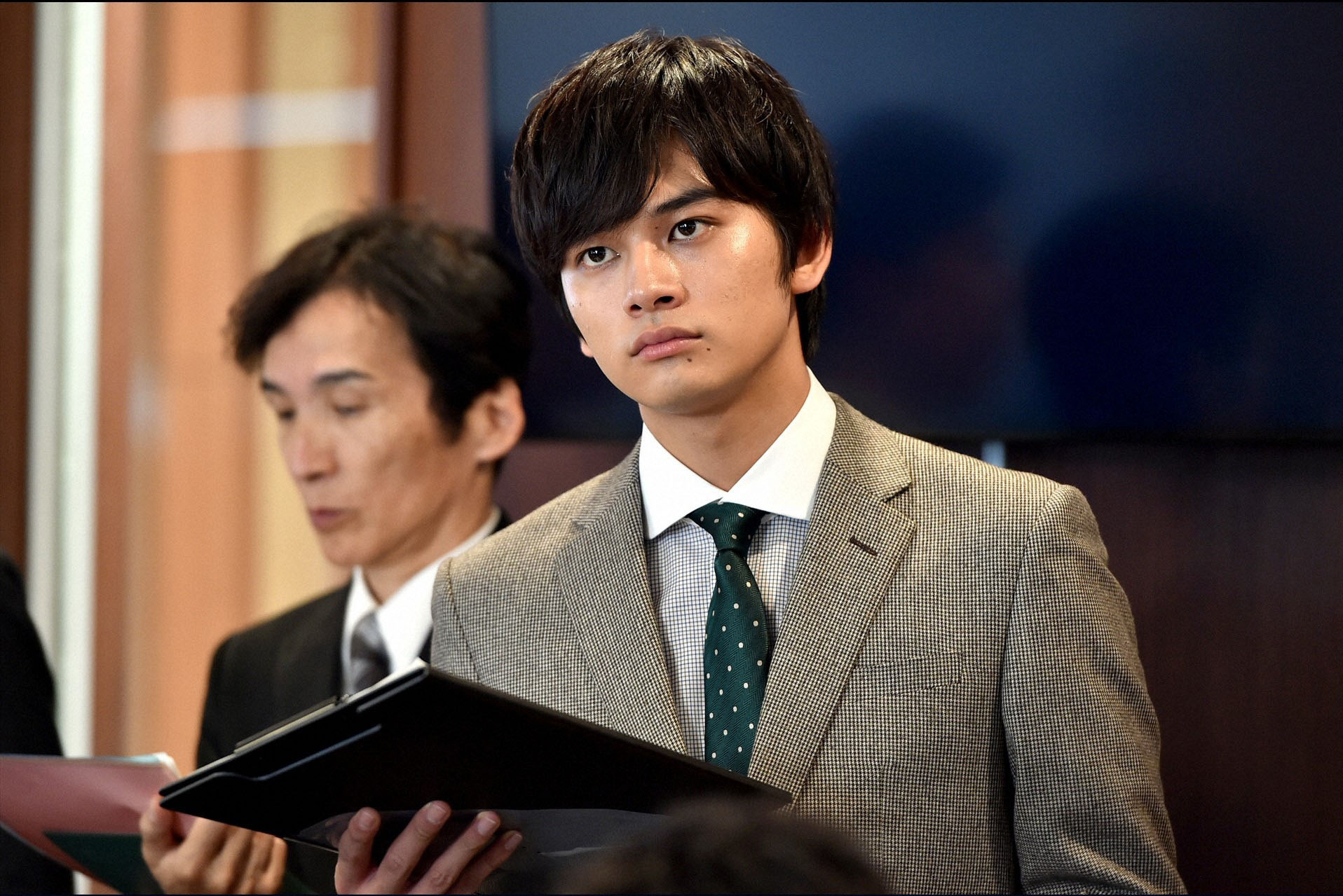 的律政剧,由 a href="#" data-lemmaid="17654621">冢原亚由子 /a>, a