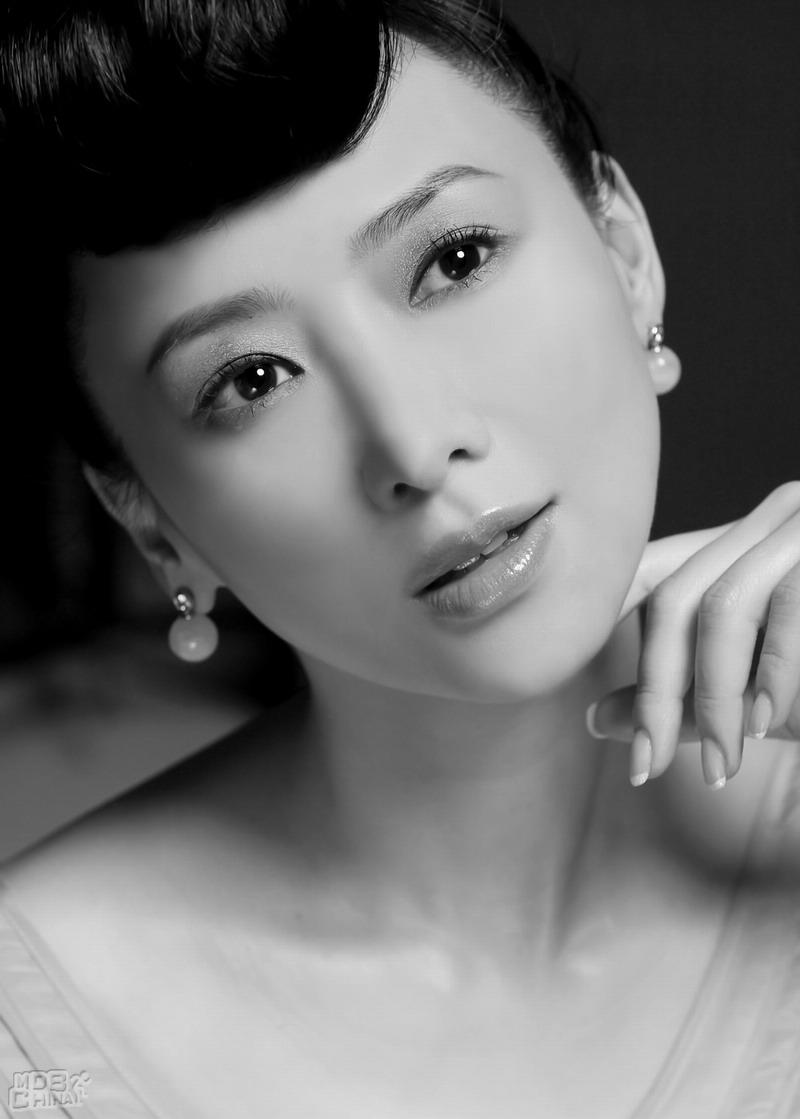  p>翁虹,1968年9月17日出生于香港,中国香港影视女演员,歌手,毕业于 a