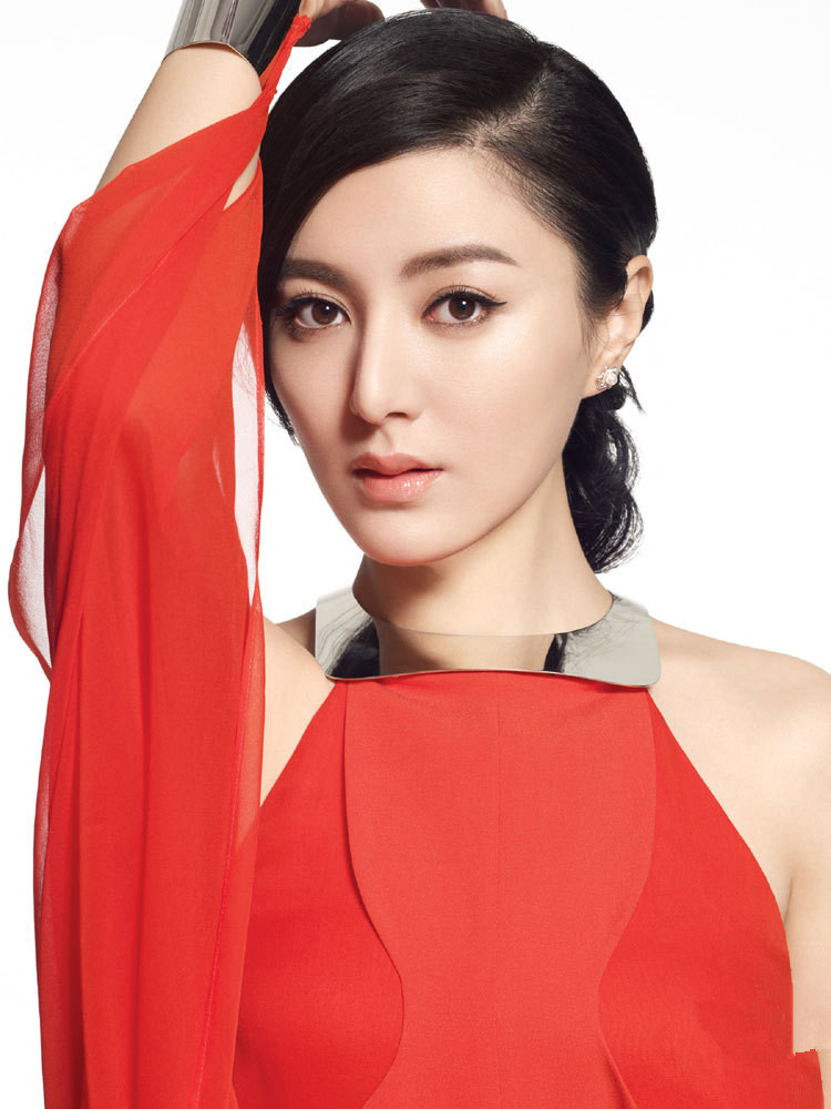  p data-id="gnsqxa7gn8">陈廷嘉 i>(原名陈丽丽) /i>,生于江苏省江阴