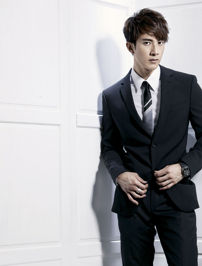 ,原名吴吉尊,1979年10月10日出生于文莱,华语影视男