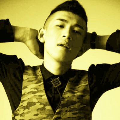 ="#" data-lemmaid="4346446">潘广益 /a>的一首《我好想你》为背景曲