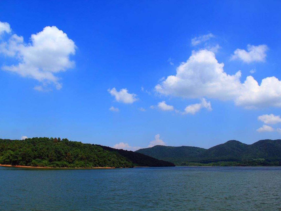 瓦屋山自然风景区