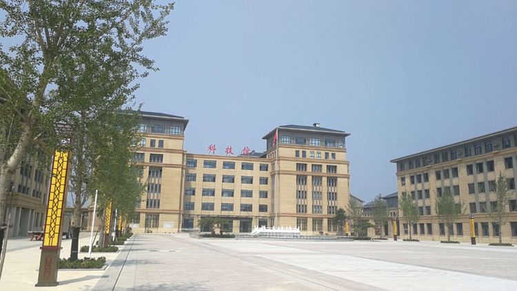 诸城繁华中学