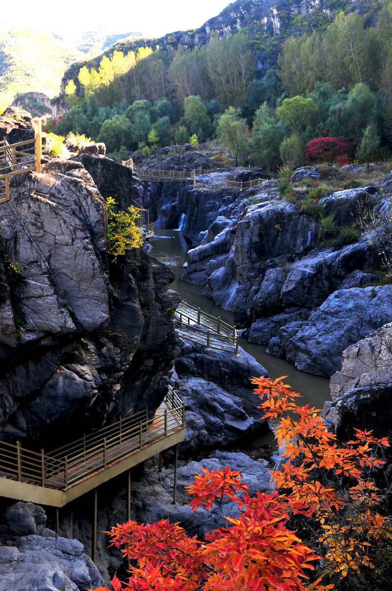 延庆 a target="_blank" href="/item/百里山水画廊">百里山水画廊 /a