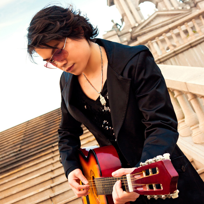  p>《爱是你给我的毒》是华语歌手晨熙演唱,梦儿随风作词,快乐大猫