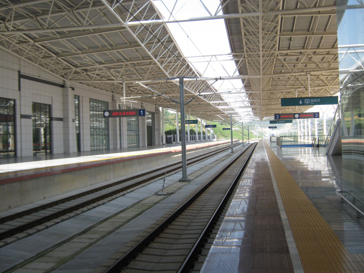  p>岳阳东站(yueyangdong railway station),位于中国 a href="#"