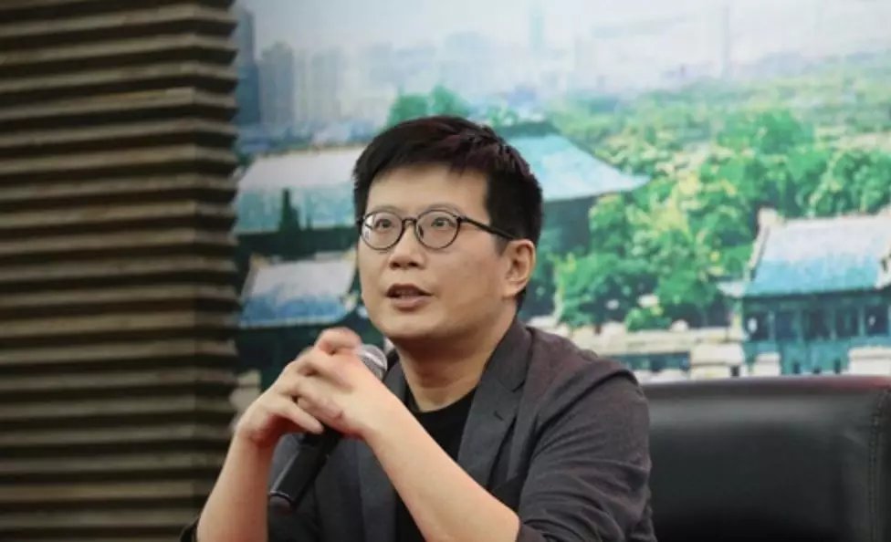 黄执中：“我不想成为舞台上站得笔直而冷漠的人”_百科TA说