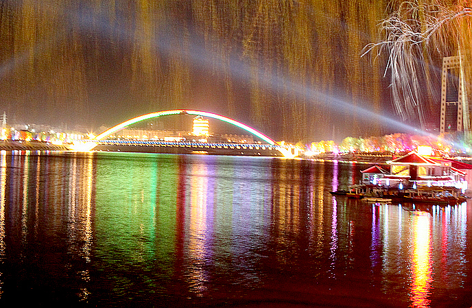  p data-id="go0dgsjbvp">信阳彩虹桥是国家主干线g107信阳段上的桥梁