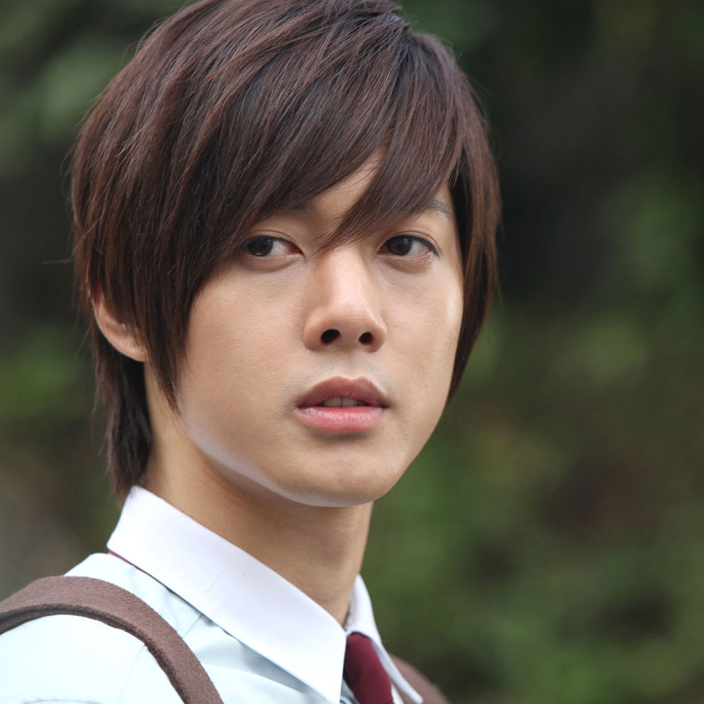  p>金贤重(kim hyun joong),1986年6月6日出生于韩国,歌手,演员,设计