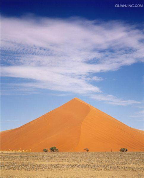  p>埃托沙公园,是撒哈拉以南非洲最大,著名的野生动物园,位于纳米比亚