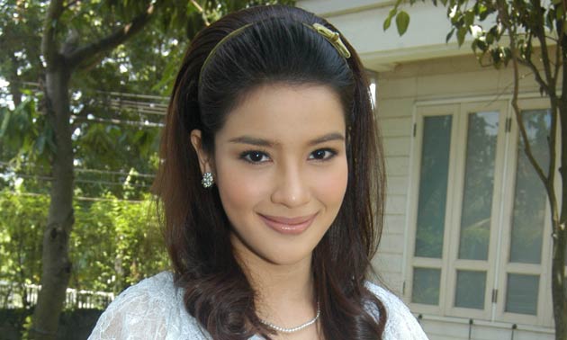  p>婉娜拉·宋提查(vill ),1989年4月10日出生于泰国曼谷,泰国女演员