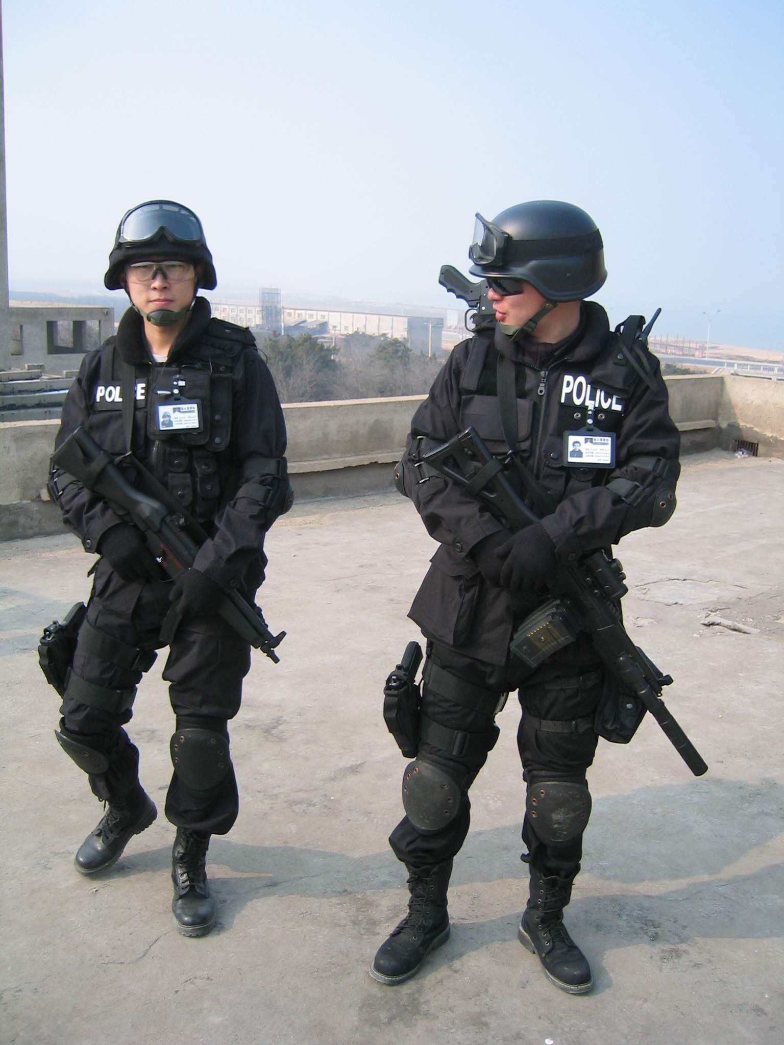 中华人民共和国人民警察