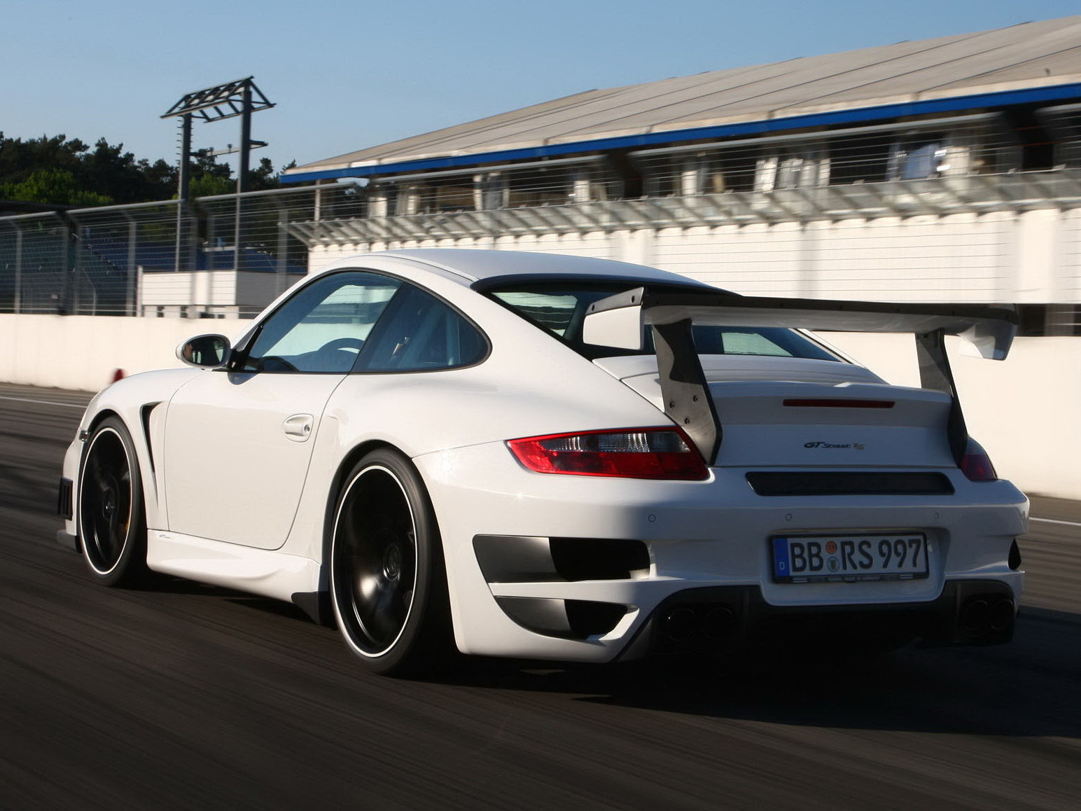  p> a target="_blank" href="/item/保时捷">保时捷 /a>911是由 a