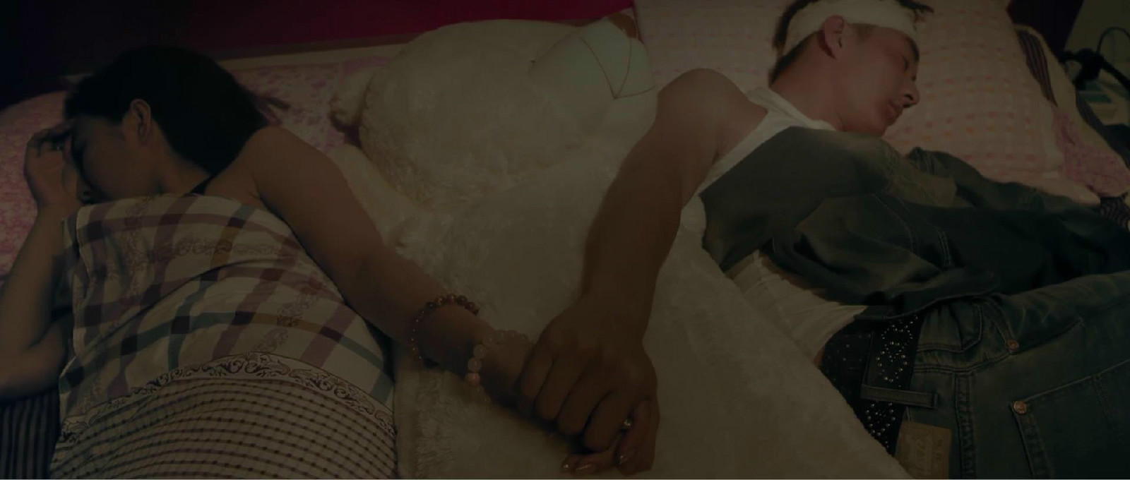 《绿茶妹2》是由令晨执导,蒋伟杰,刘学义,潘春春等主演的电影,于2013