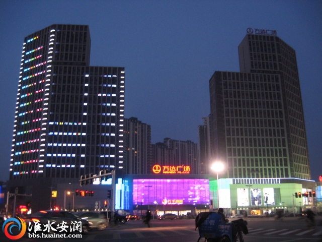  p>万达广场位于淮安市水渡口中央商务区(cbd)核心,紧临翔宇大道,钵池