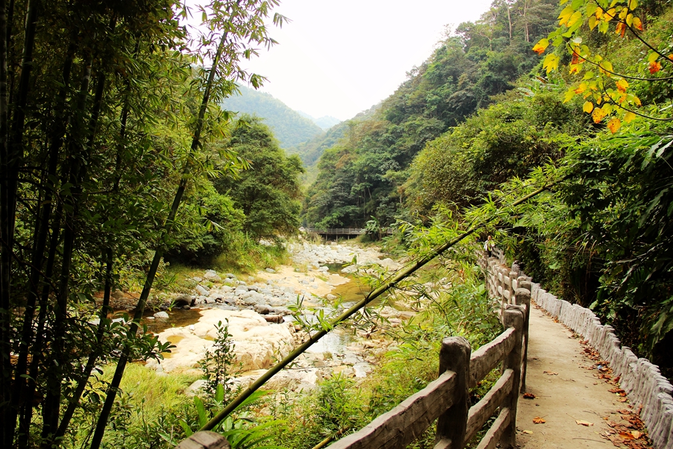 八乡山大峡谷