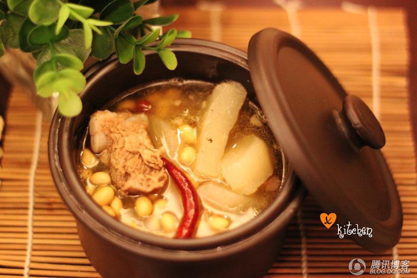 黄豆红罗卜排骨汤