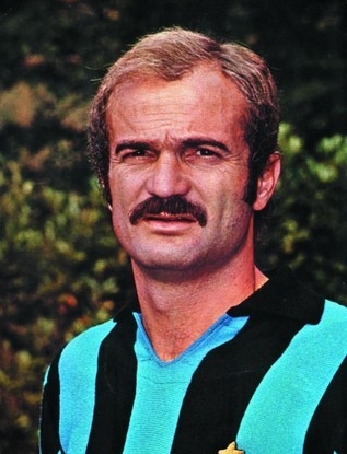 瓦伦蒂诺-马佐拉