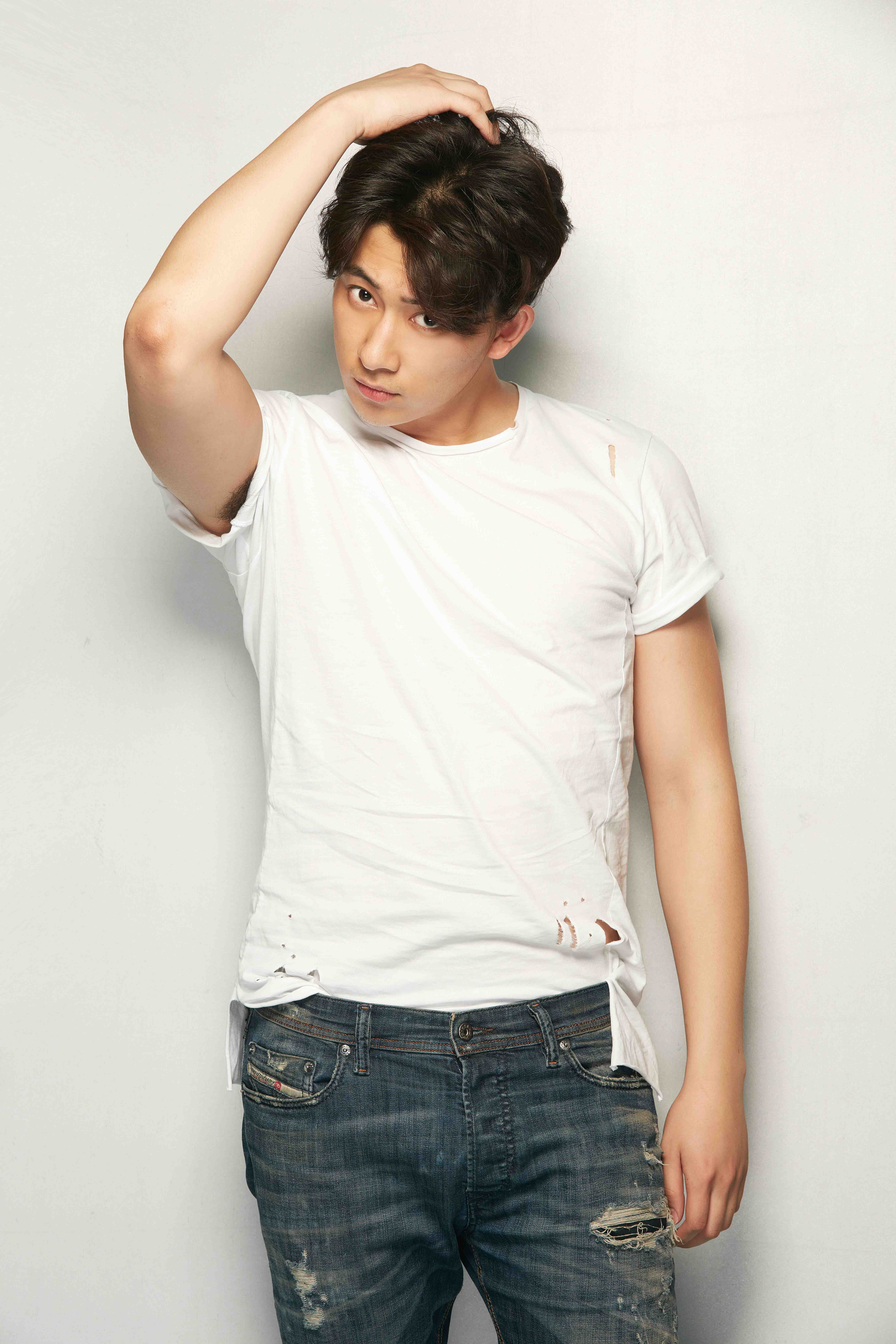  p>马东辰,1992年12月20日出生于吉林省长春市,毕业于 a target="