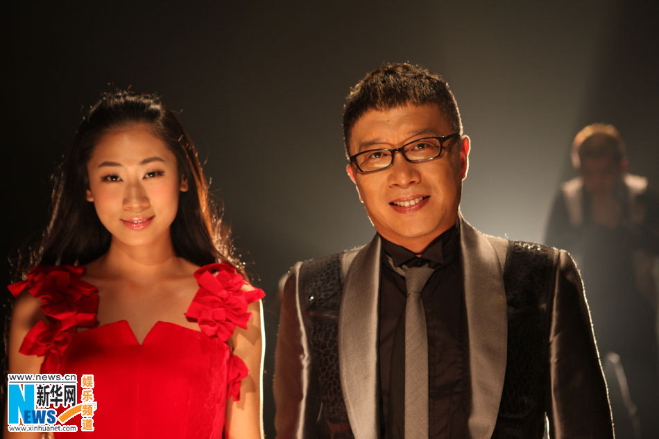 庞龙 /a>和 a target="_blank" href="/item/迟云">迟云 /a>在2012年