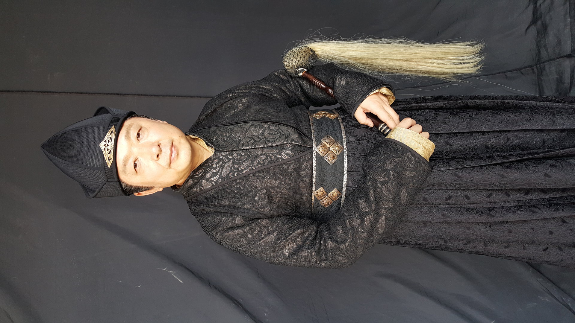 abfy5">谭希和,1959年4月10日出生于中国陕西省西安市,中国内地男演员