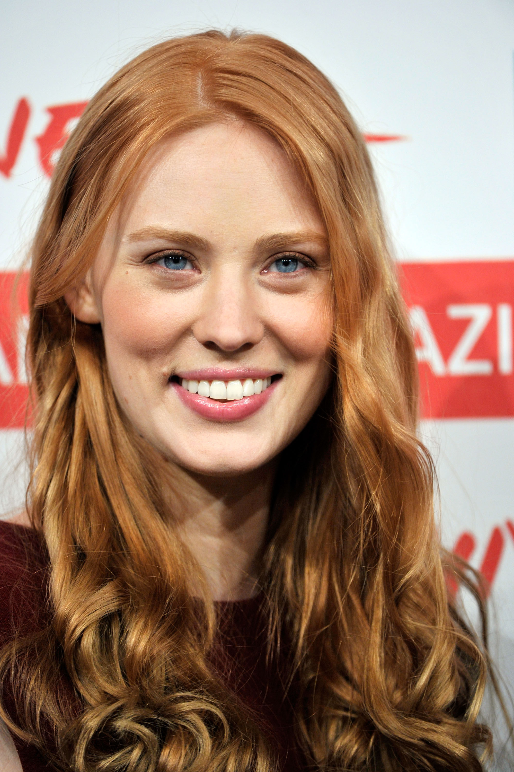  p>黛博拉·安沃尔( i>deborah ann woll /i>),1985年2月7日出生于