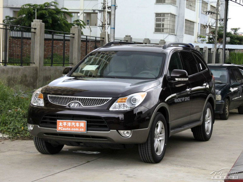  p>现代维拉克斯是一辆进口汽车,该车外观整体线条圆润,柔和,综合油耗