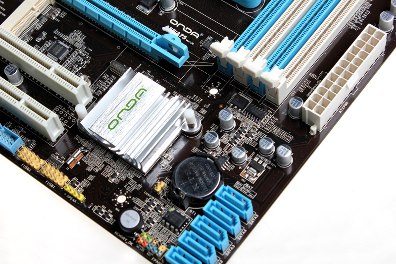 昂达聘请多名留学归国技术人员与国内著名学府合作,投资成立昂达电子