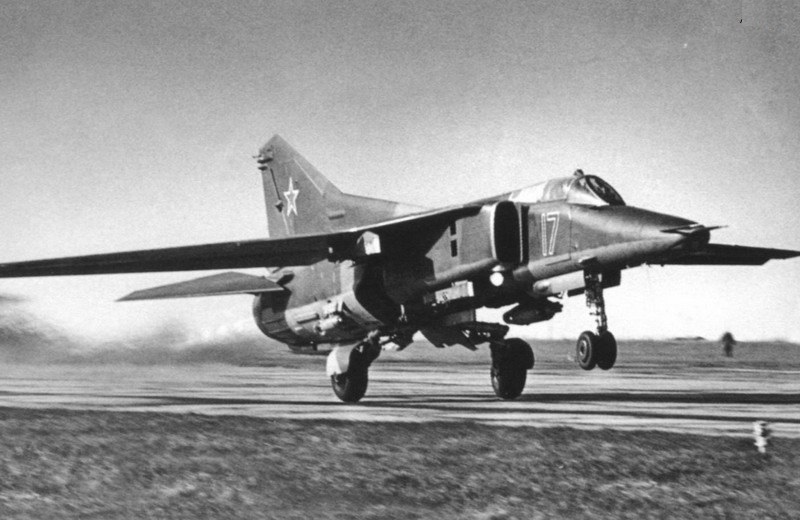  p>米格-27攻击机(俄文:МиГ-27,英文:mig-27,原称:米格-23b/Б,惯