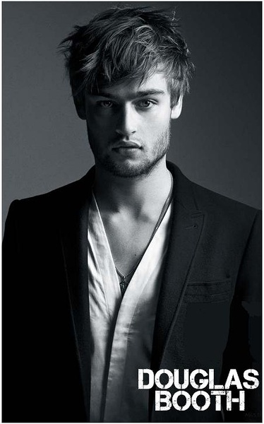  p>道格拉斯·布斯(douglas booth),1992年7月9日出生于英国伦敦