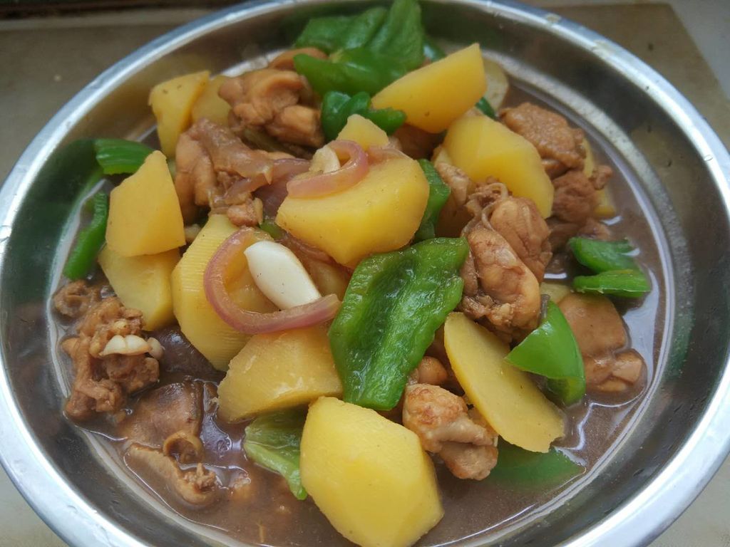 白菜土豆炖鸡块