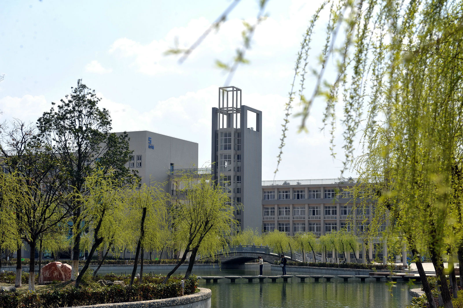  p>湖北工业职业技术学院(hubei industrial polytechnic ),位于湖北