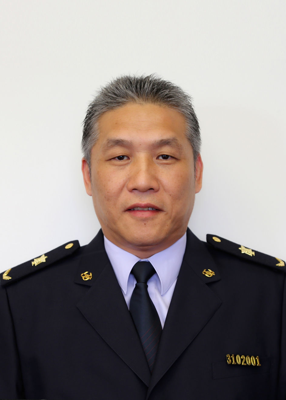  /p> p>现任上海海关副关长,党委委员. /p>