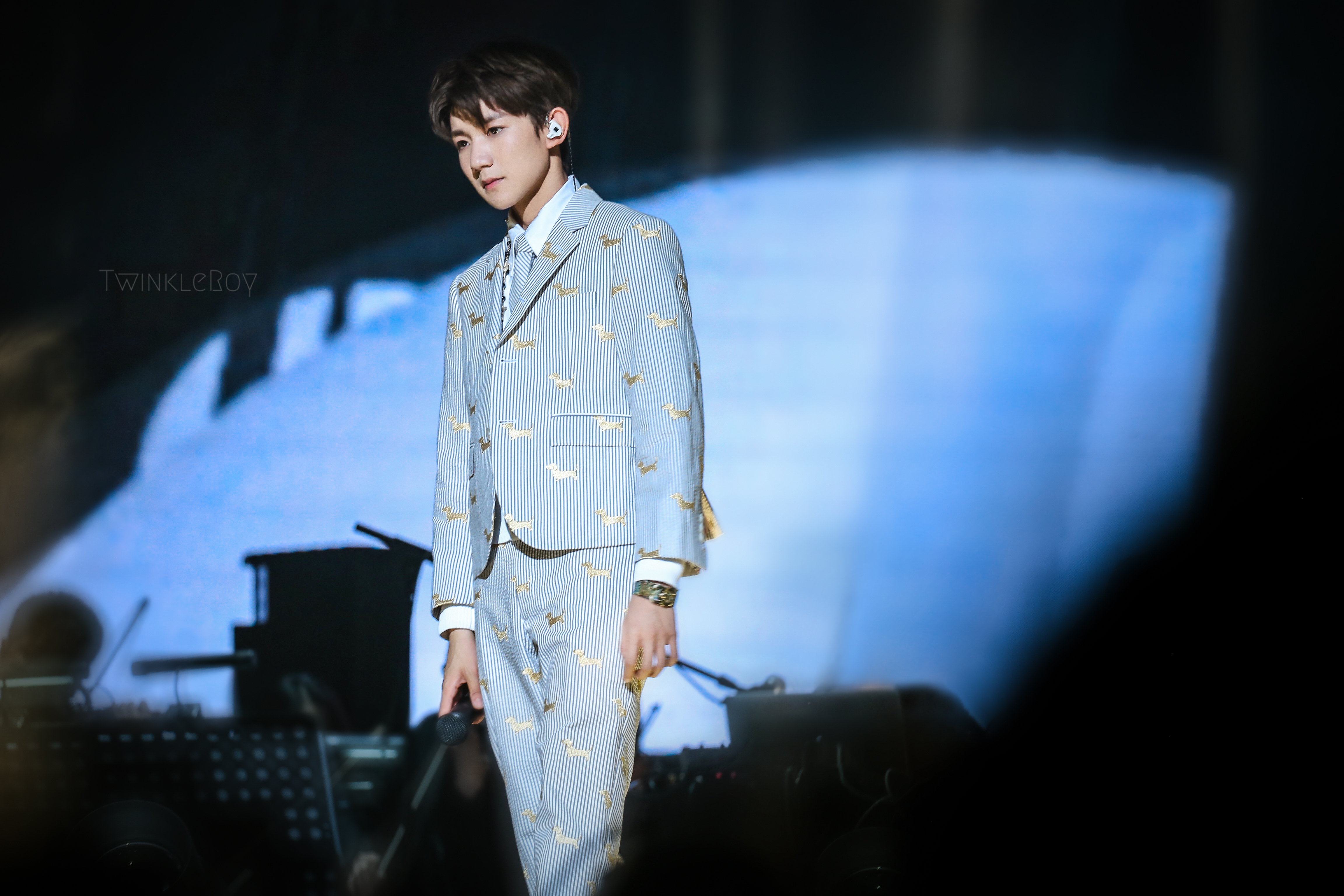  p>王源,2000年11月8日出生于重庆,中国内地男歌手,演员,主持人,作家