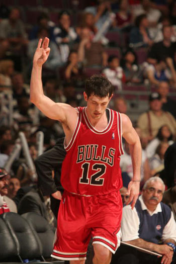  p>科克·辛里奇(kirk hinrich),1981年1月2日出生于 a href="#" data