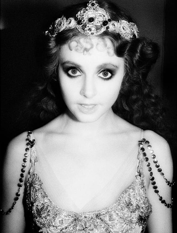  p>莎拉·布莱曼(sarah brightman),1960年8月14日出生于英国伯肯斯特