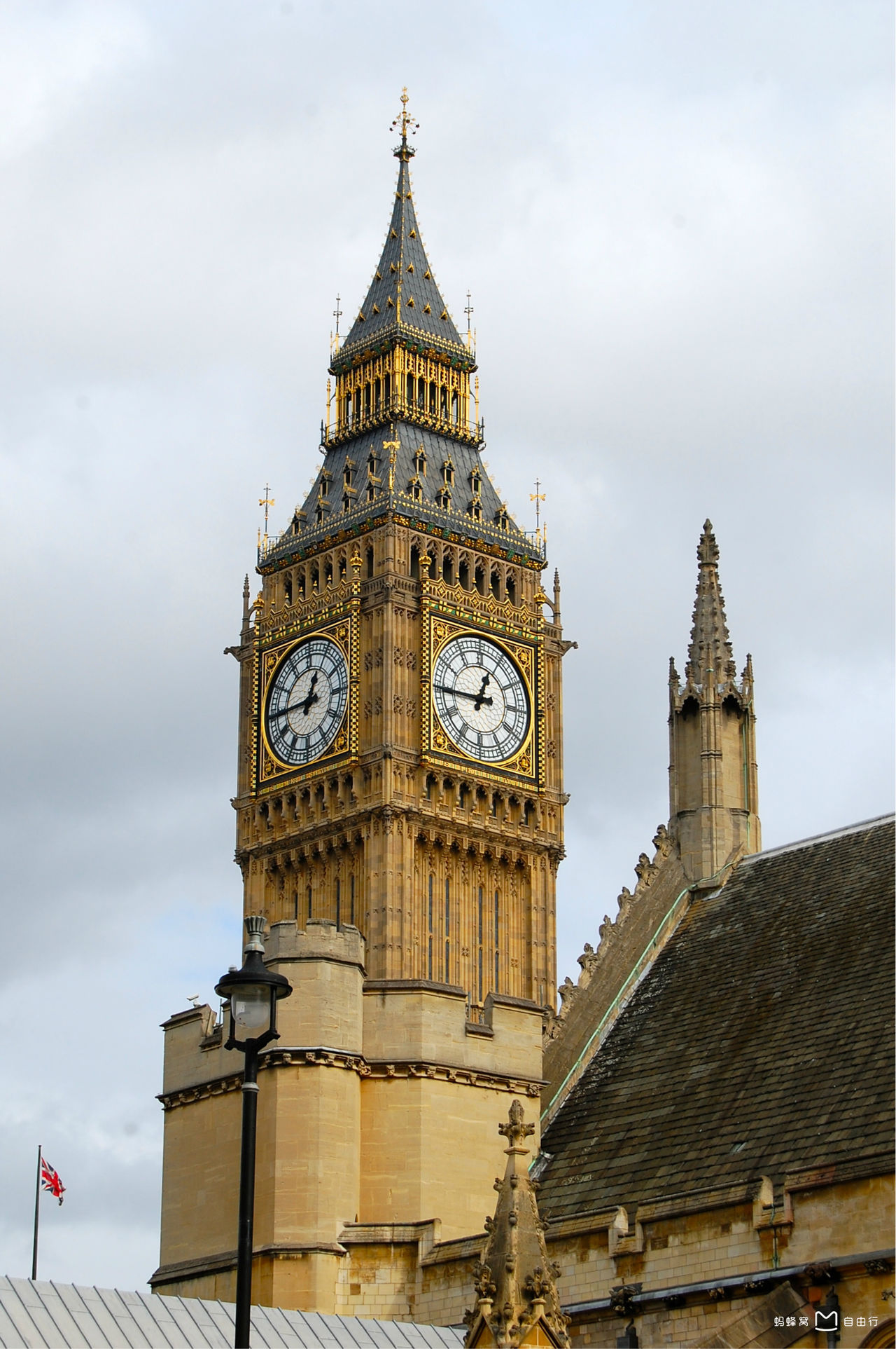 p>伊丽莎白塔(the elizabeth tower),旧称钟塔(the clock tower)