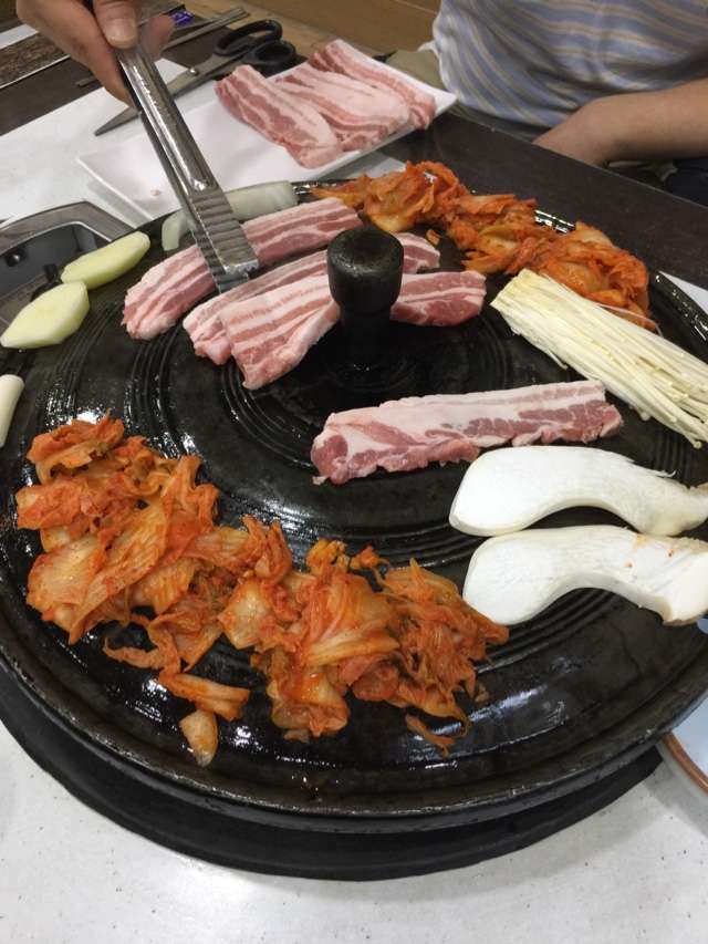  p>韩国烤肉是 a target="_blank" href="/item/韩国料理/9784215"