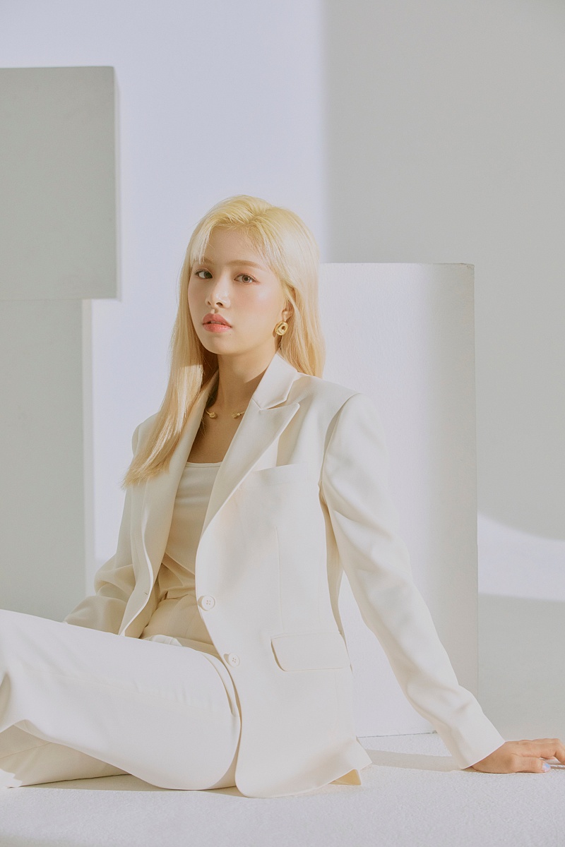 演员,前韩国女子组合 a target="_blank" href="/item/april/1810442