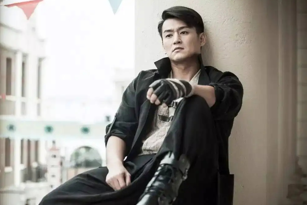  p data-id="tny1ek1ze64q">黑鹰,男,是电视剧《 a target="_blank"