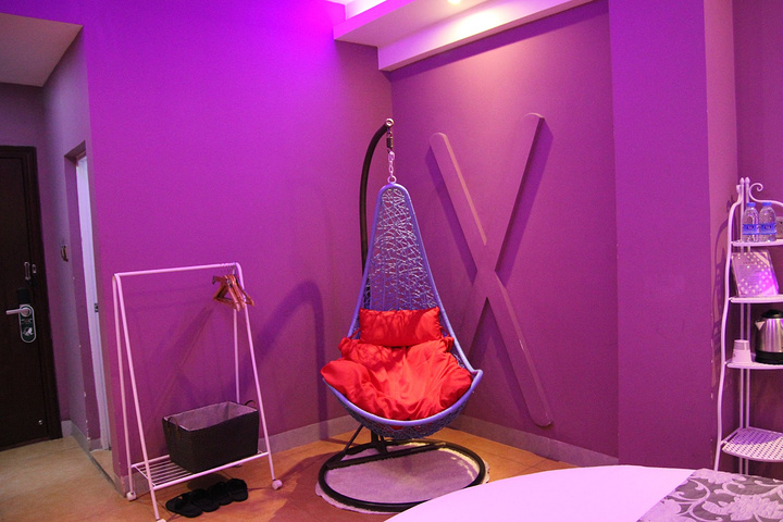  p>紫色旅馆(the purple hostel)位于伊维萨,是家1星级酒店. /p>