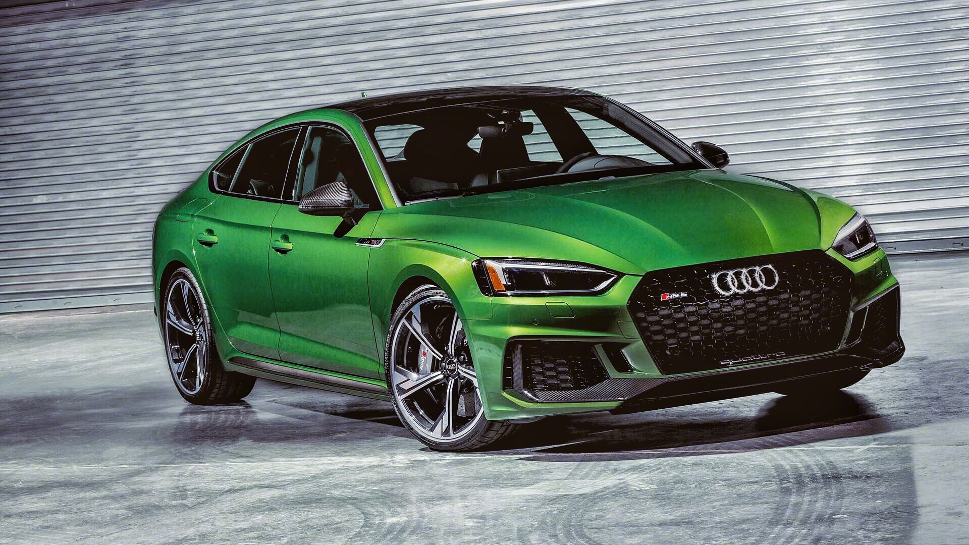  p>奥迪rs 5,奥迪的一辆高性能轿车.