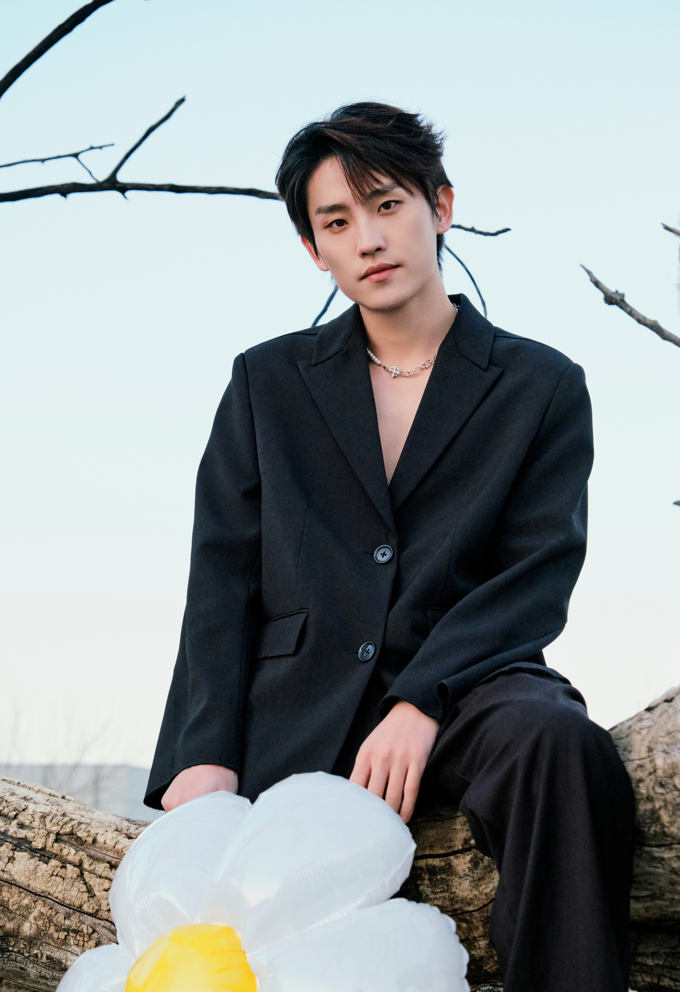 1997年12月30日出生于辽宁,中国内地男歌手,演员,sdt娱乐旗下艺人